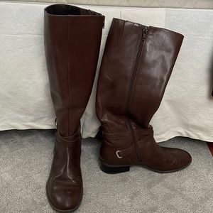 Riding boots